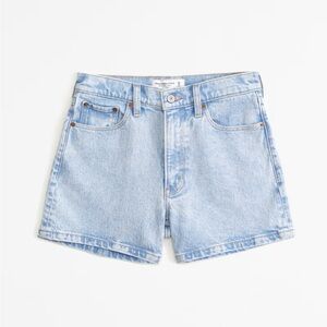 NWT Abercrombie & Fitch Mom 4” High Rise Short